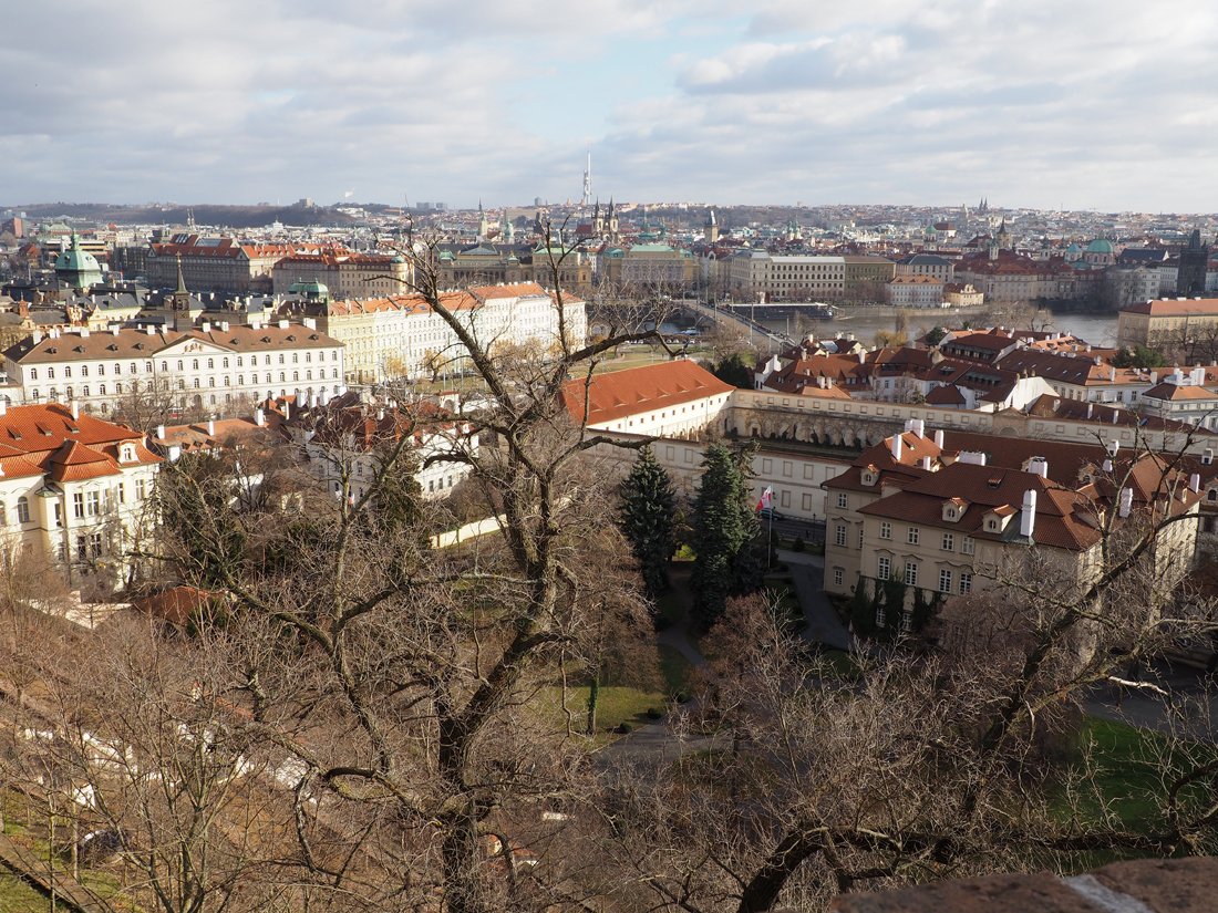/Směrem na Mánesův most. /Směrem na Mánesův most.