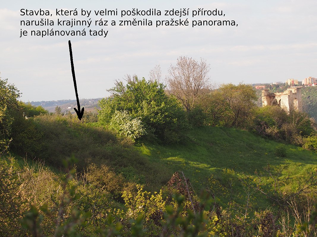 /Přírodní památka Baba, označení místa plánované stavby. /Přírodní památka Baba, označení místa plánované stavby.