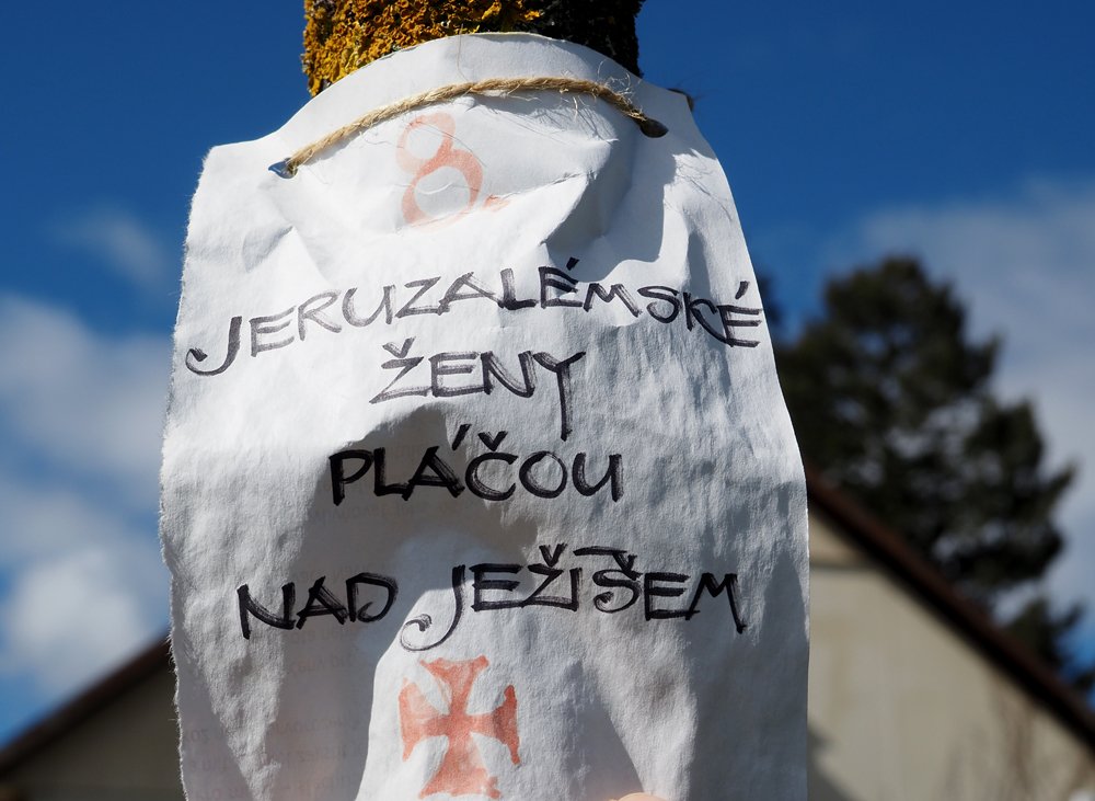 /8. Jeruzalémské ženy pláčou nad Ježíšem.