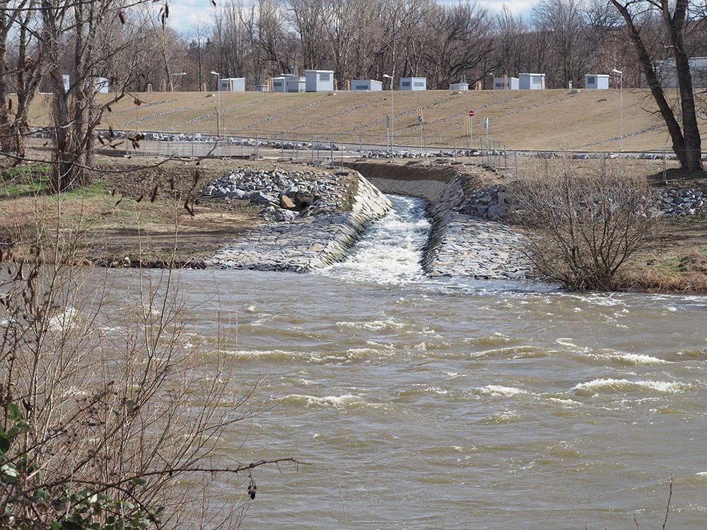 /Pohled na odtok z kanalizační čističky březen 2019.