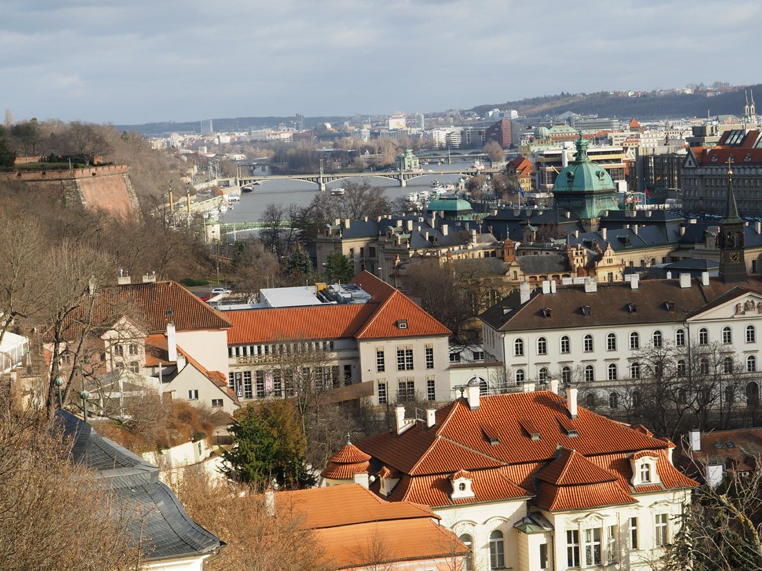 /Pohled na východ. /Pohled na východ.
