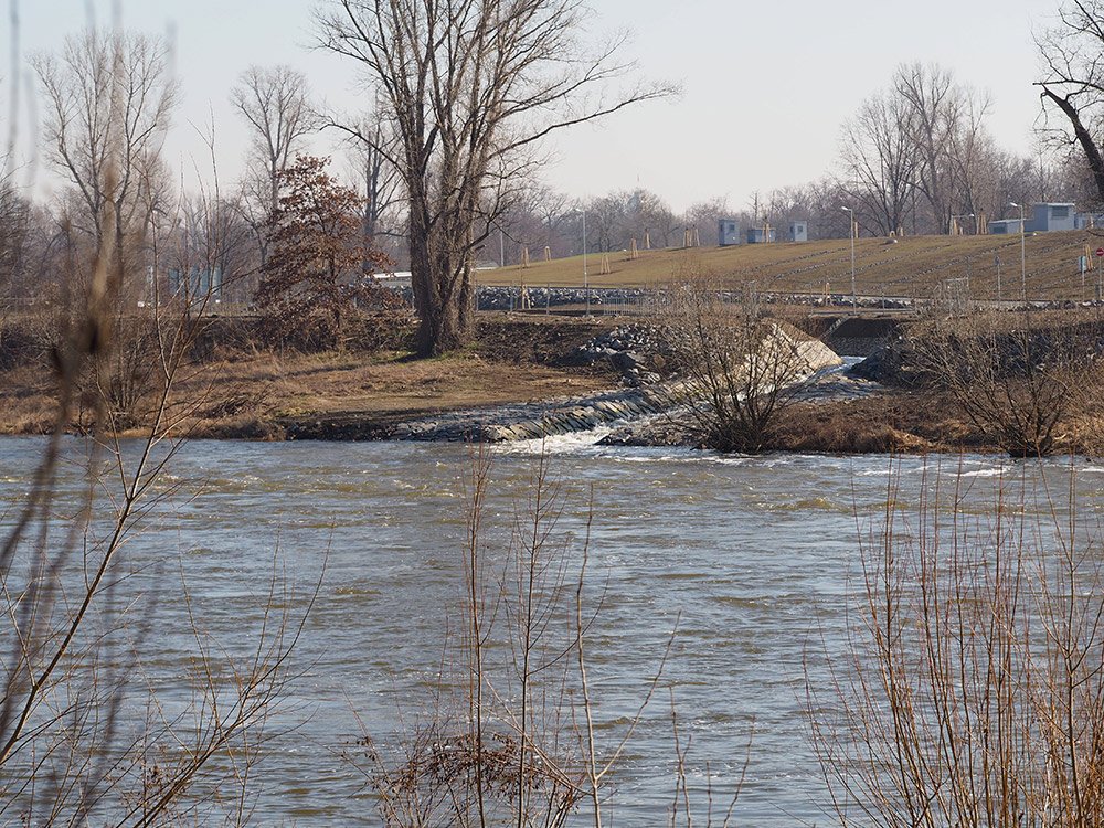 /Modernizovaná kanalizační čistička na ostrově.