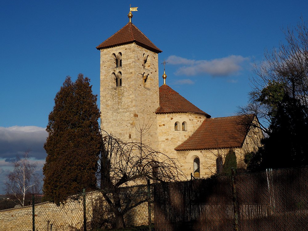 /Přední Kopanina, kostel.